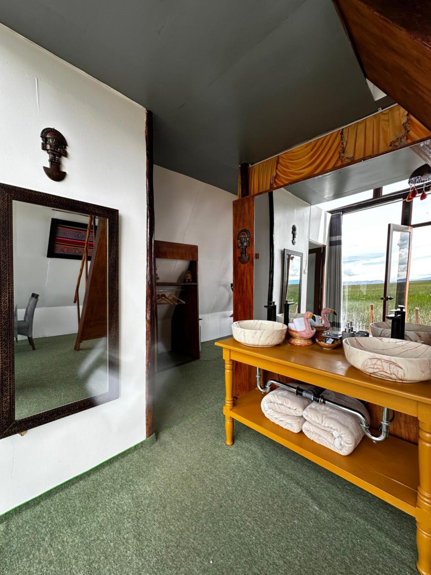 Uros Waliski Lodge Puno Eksteriør bilde