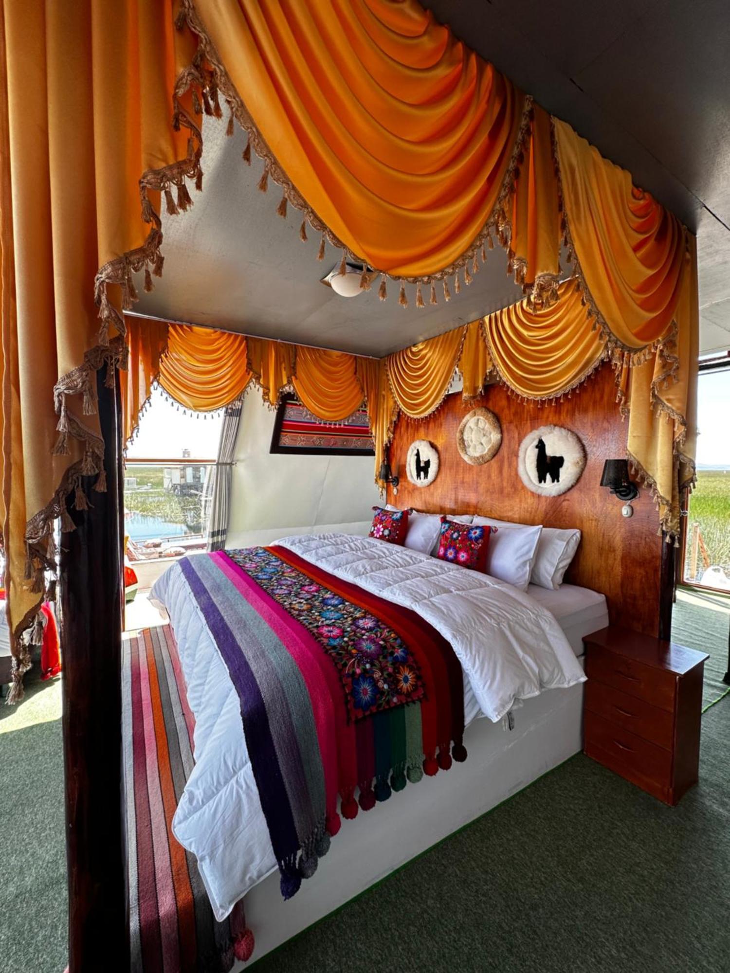 Uros Waliski Lodge Puno Eksteriør bilde